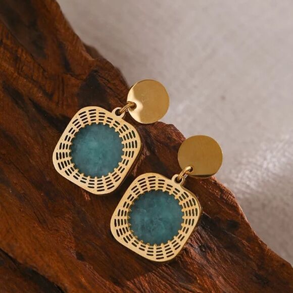 #39 Post Stone Gold Earrings - Picture 1 of 5